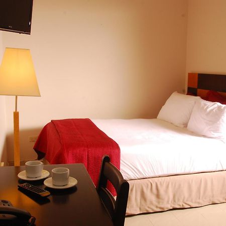Metro Hotel Panama Esterno foto